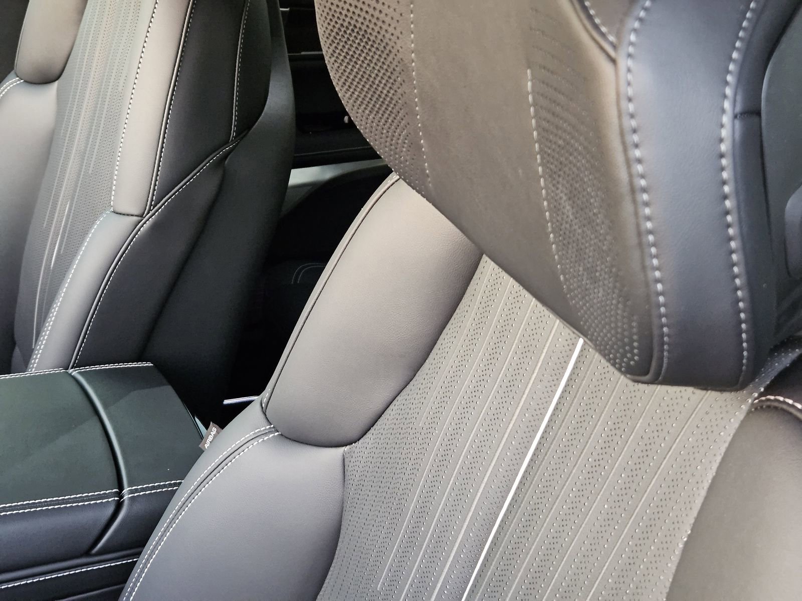 New 2026 Cadillac Vistiq Sport image 24