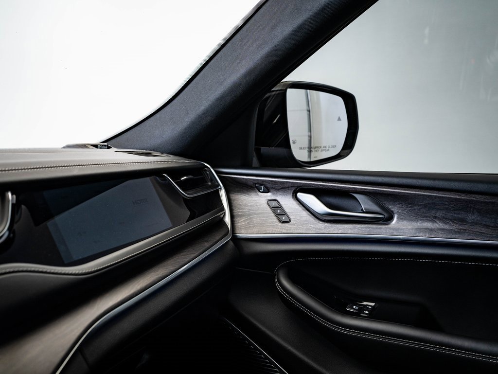 Used 2023 Jeep Grand Cherokee Overland w/ Adv Protech Group III image 34