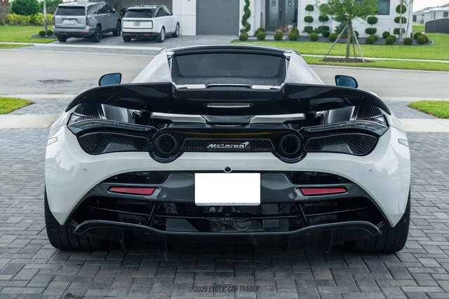 Used 2020 McLaren 720S Performance RWD image 17
