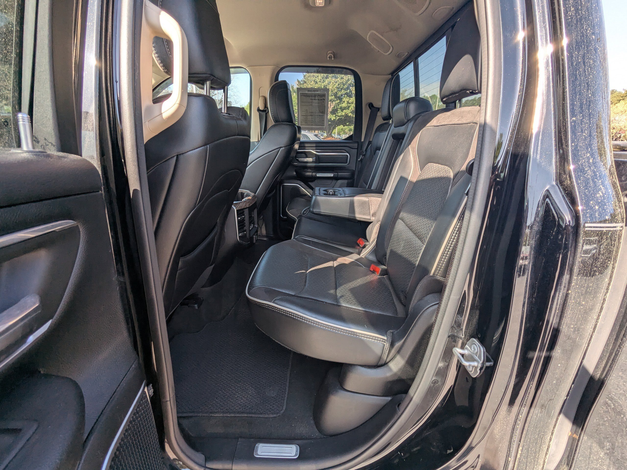 Used 2020 RAM 1500 Laramie image 12