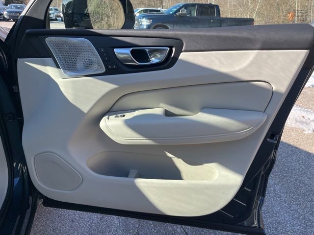 New 2026 Volvo XC60 T8 Ultra w/ Protection Package Premier image 13