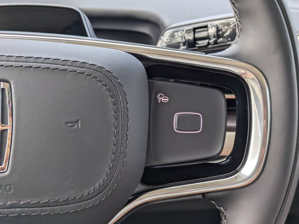 New 2027 Lincoln Navigator Premiere RWD image 29