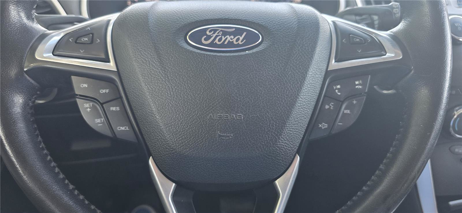 Used 2015 Ford Edge SEL FWD image 15