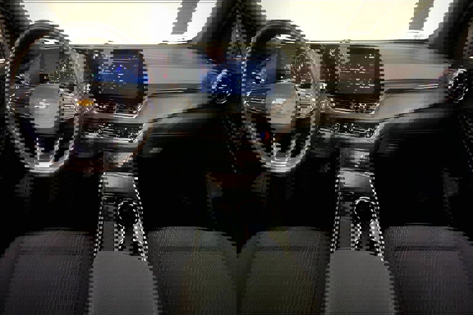 Used 2025 Chevrolet Equinox LT image 15