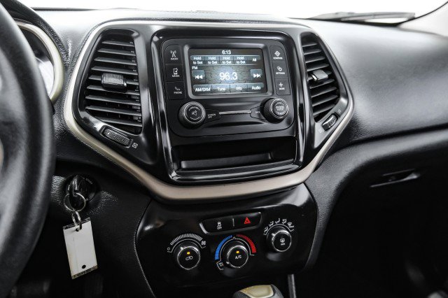 Used 2018 Jeep Cherokee Latitude image 23