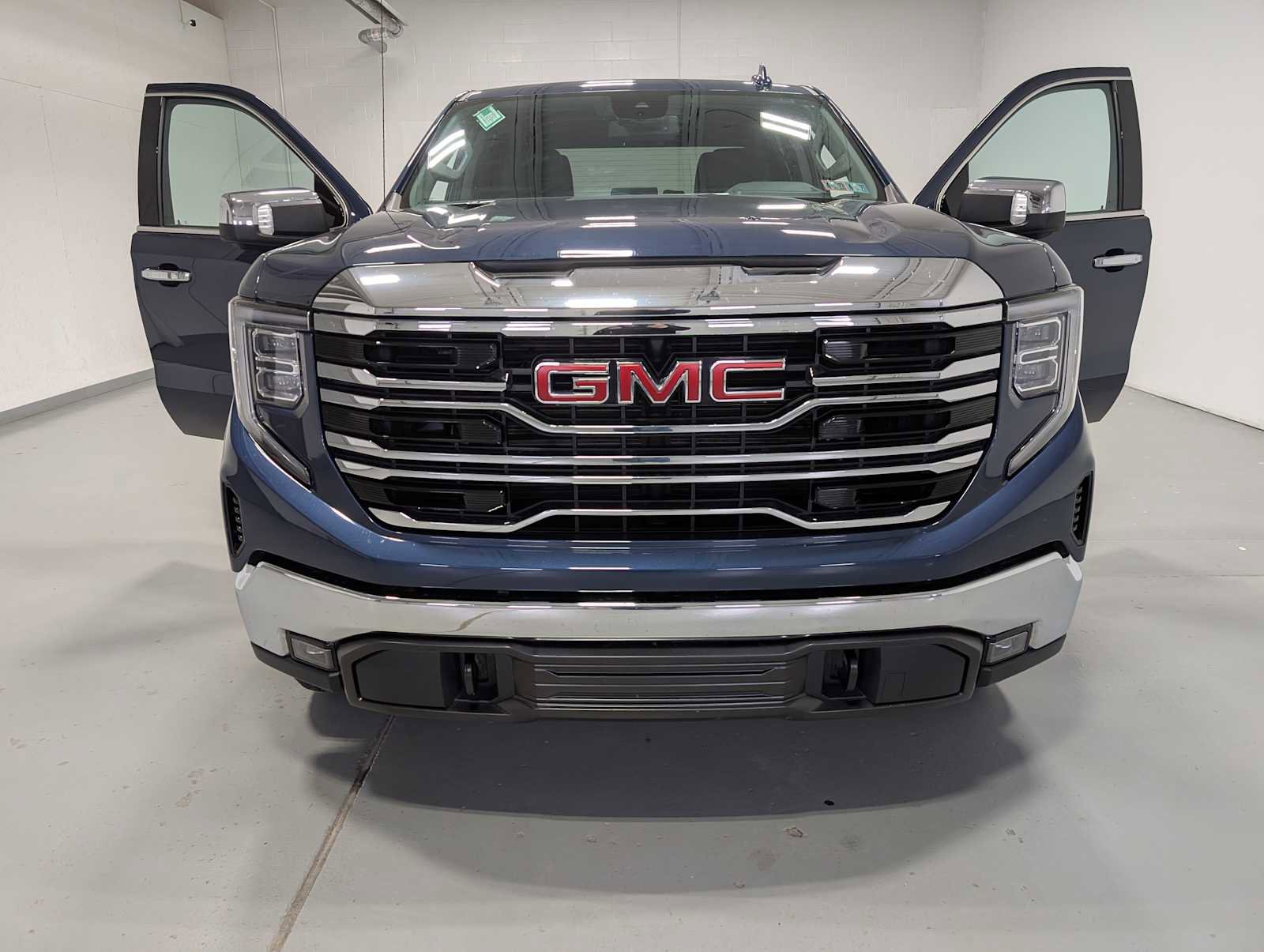 Certified 2022 GMC Sierra 1500 SLT AWD/4WD image 13