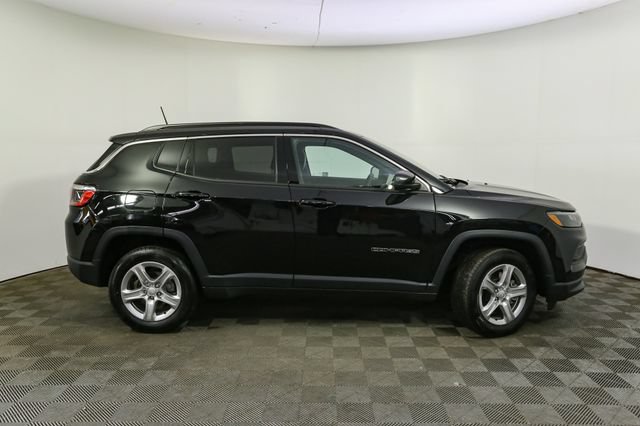 Used 2023 Jeep Compass Latitude w/ Convenience Group AWD/4WD image 15