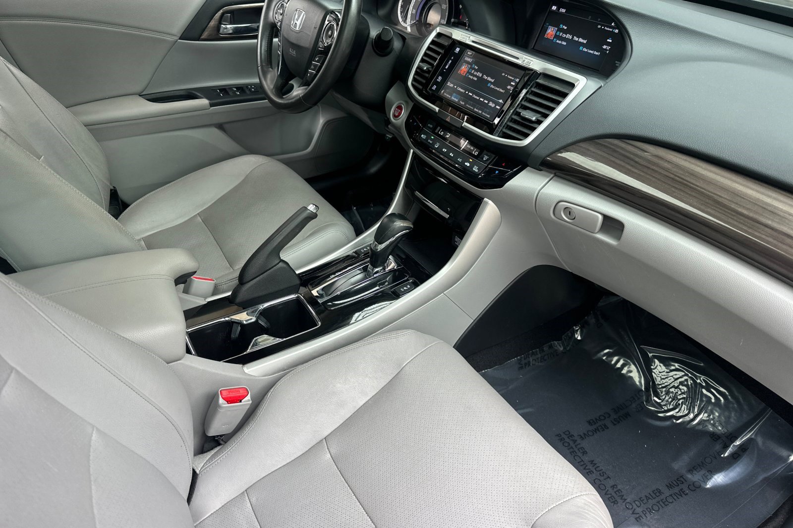 Used 2017 Honda Accord Touring image 33