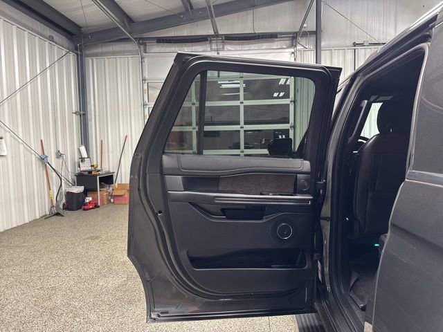Used 2020 Ford Expedition Max Limited image 18