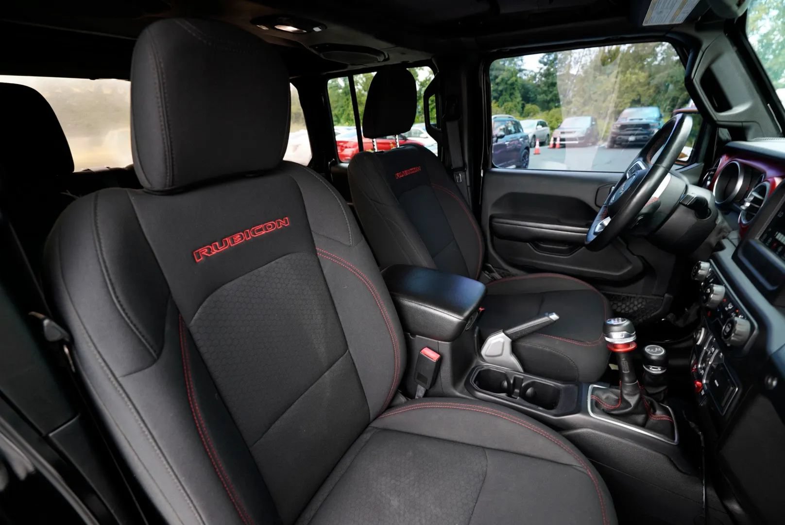 Used 2018 Jeep Wrangler Unlimited Rubicon AWD/4WD image 36