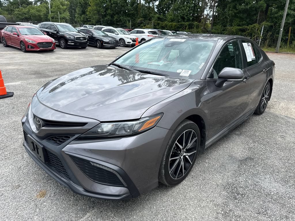 Used 2023 Toyota Camry SE FWD image 4