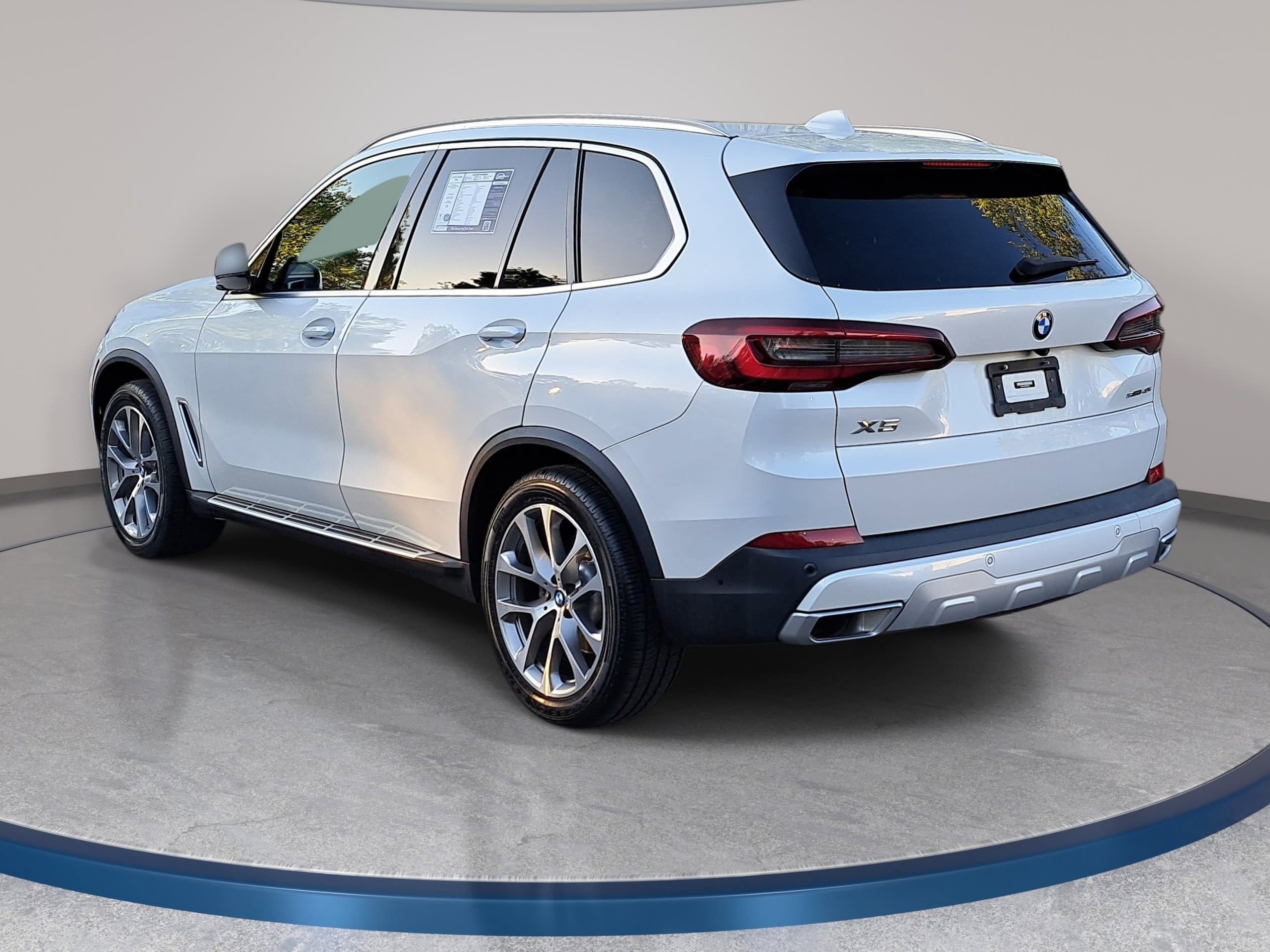 Used 2023 BMW X5 sDrive40i w/ Premium Package image 7