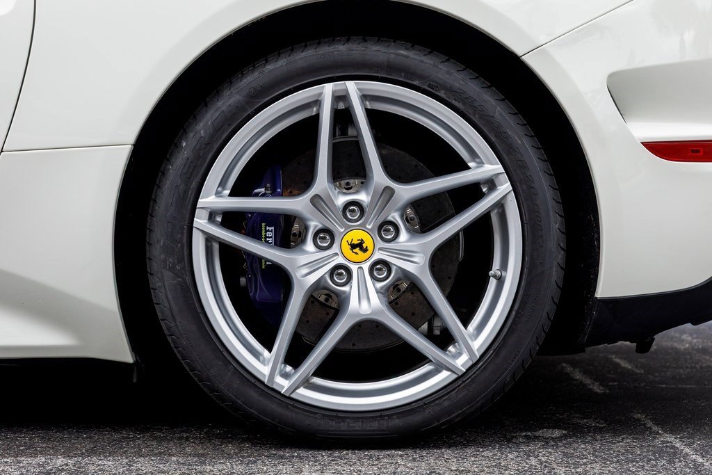 Used 2016 Ferrari California T image 12