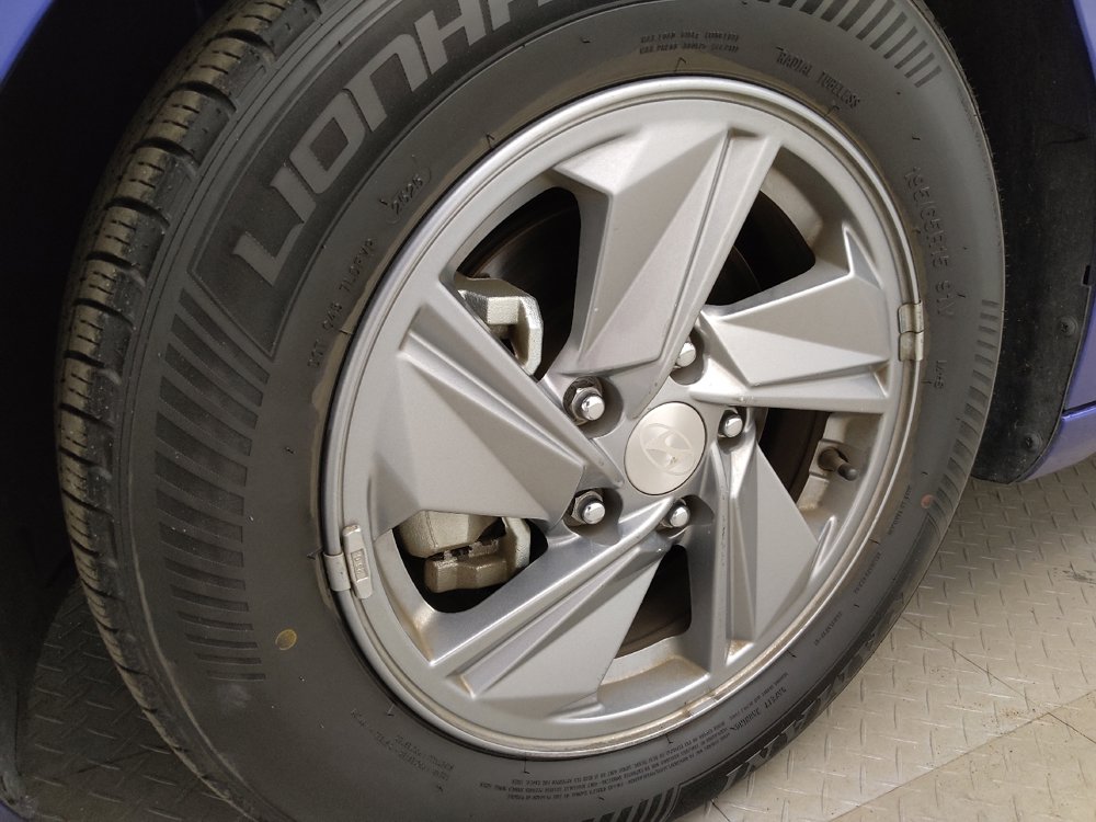 Used 2024 Hyundai Elantra SE FWD image 31