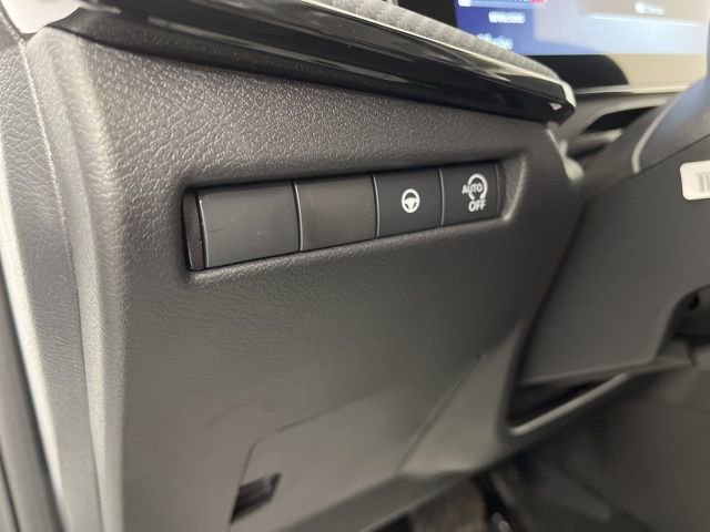 New 2026 Nissan Kicks SR image 32