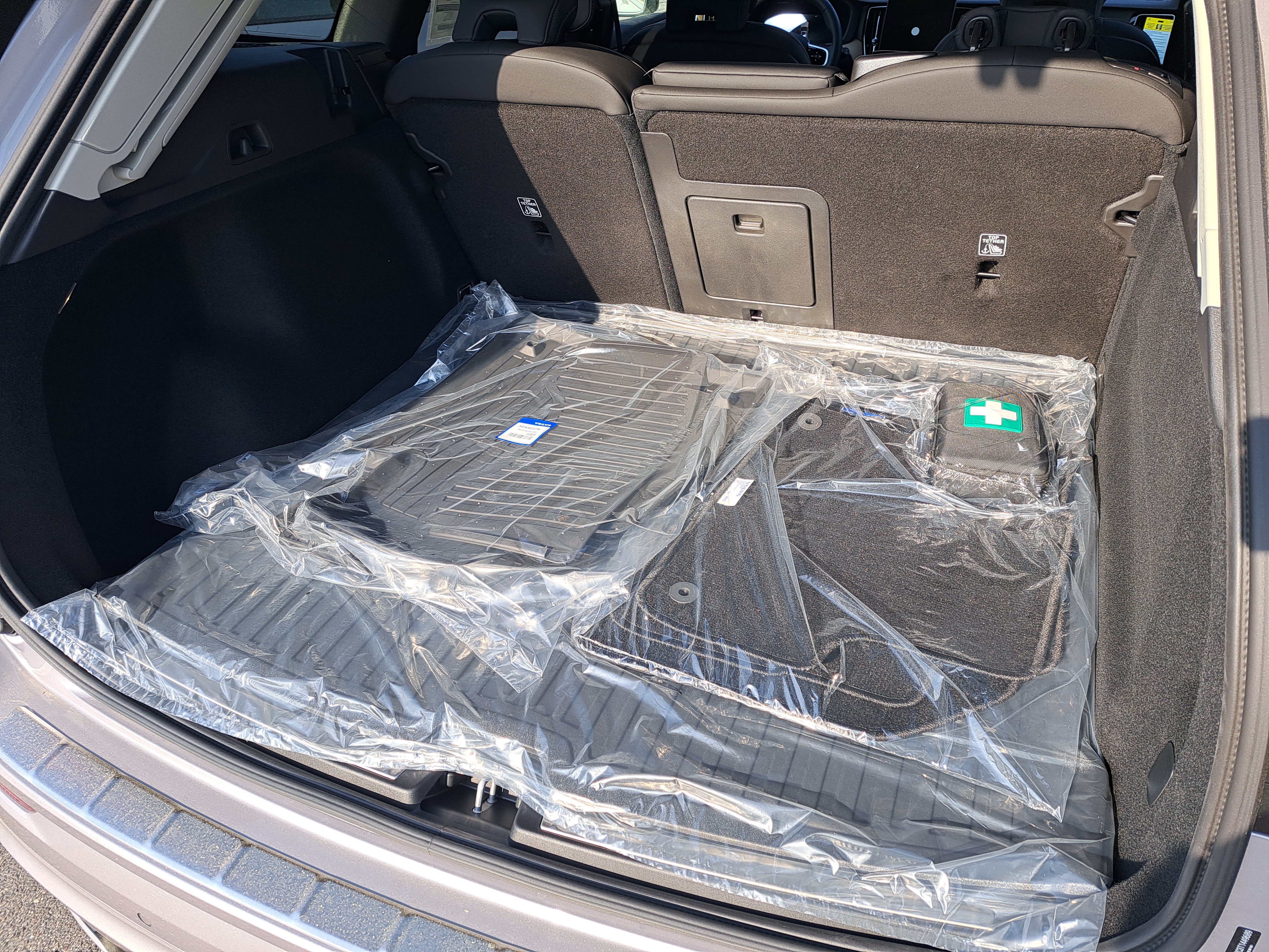 New 2026 Volvo XC60 B5 Plus w/ Protection Package Premier AWD/4WD image 8