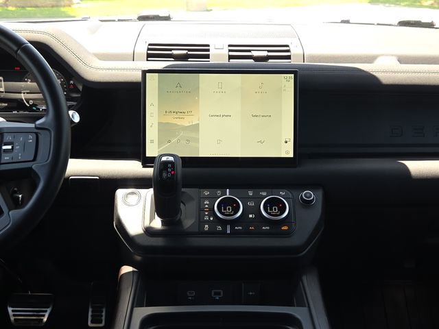 Used 2023 Land Rover Defender 130 X image 11