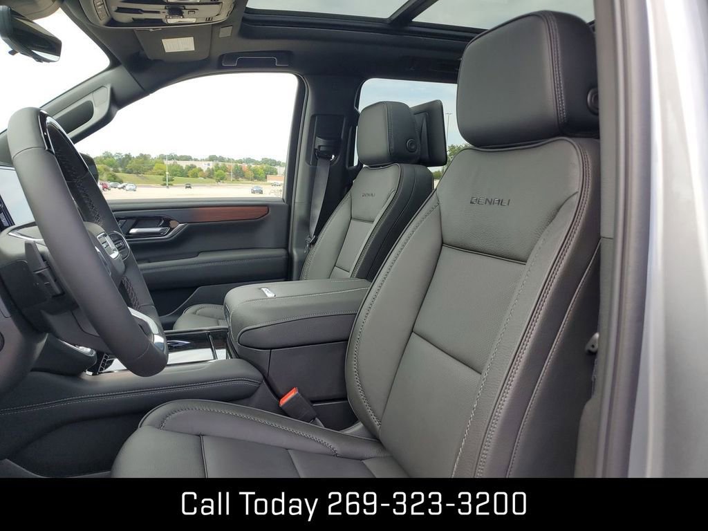 New 2025 GMC Yukon XL Denali w/ Denali Reserve Package image 22