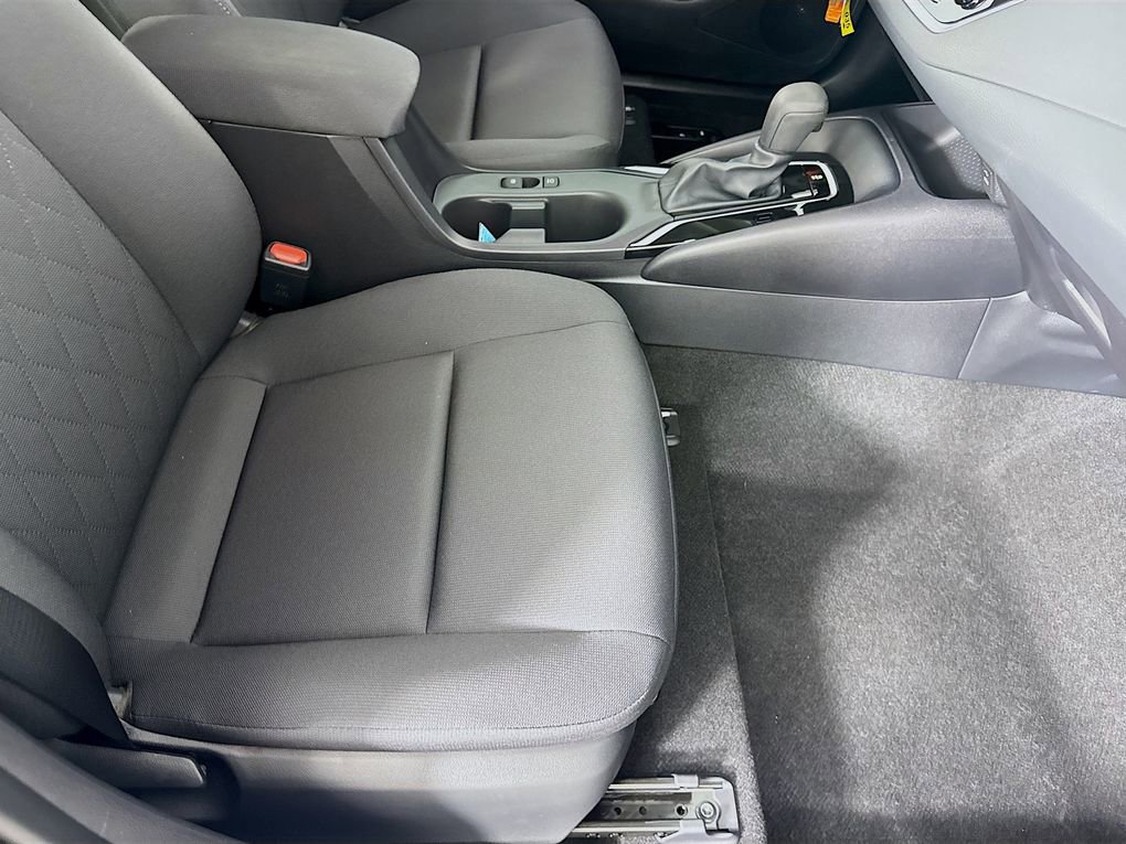 Used 2025 Toyota Corolla LE FWD image 36