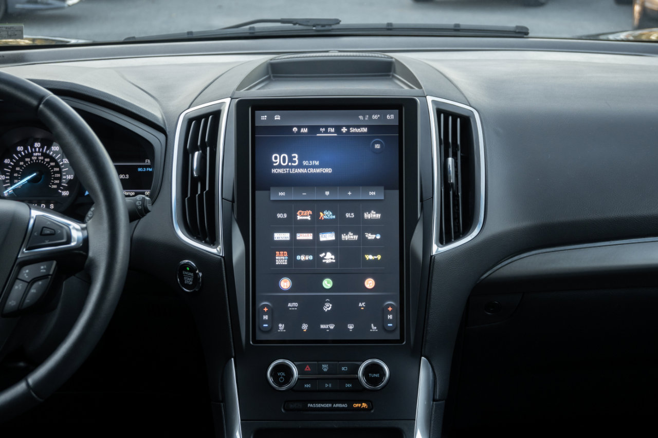 Used 2024 Ford Edge Titanium image 25