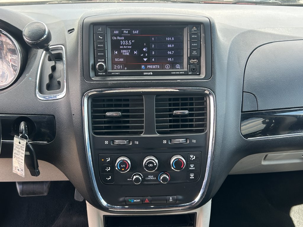 Used 2019 Dodge Grand Caravan SXT FWD image 14