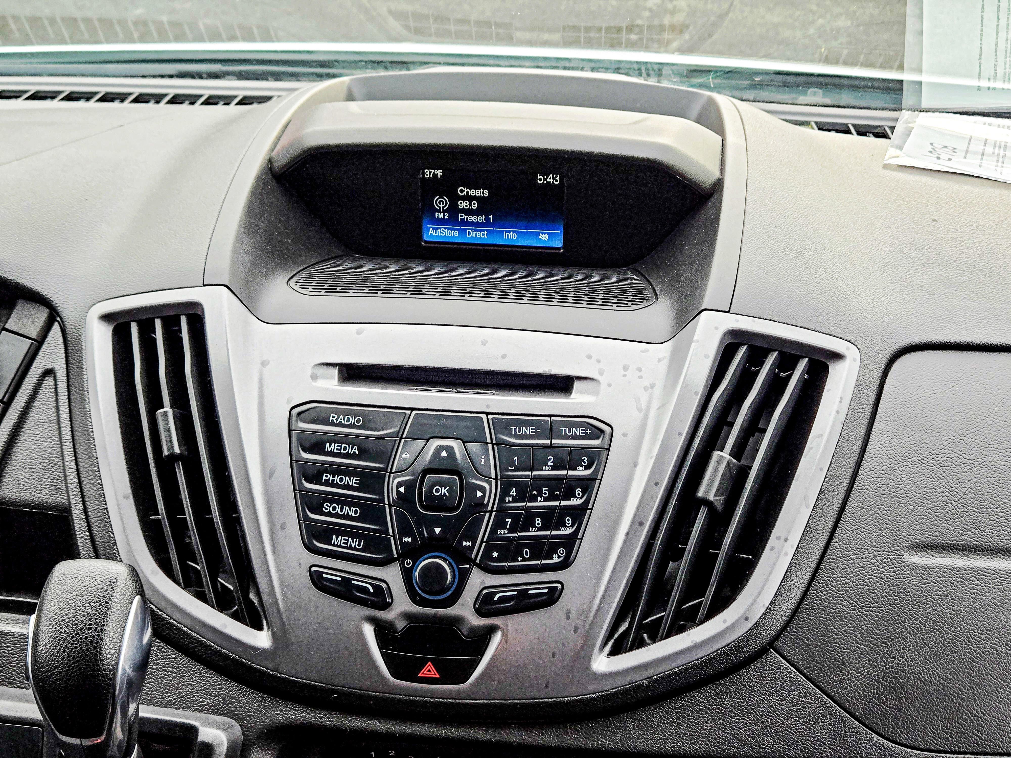 Used 2019 Ford Transit 150 XLT image 18