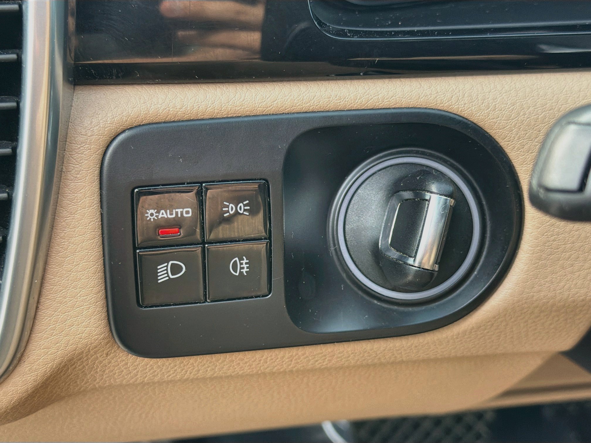 Used 2019 Porsche Cayenne AWD/4WD image 34