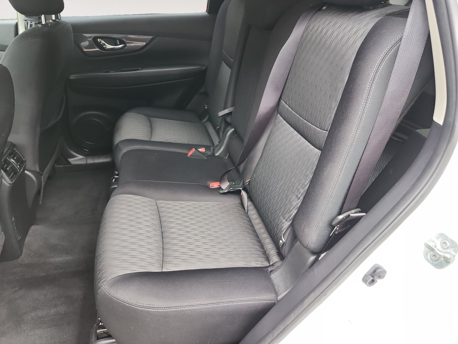 Used 2020 Nissan Rogue SV w/ Sun & Sound Touring Package AWD/4WD image 13