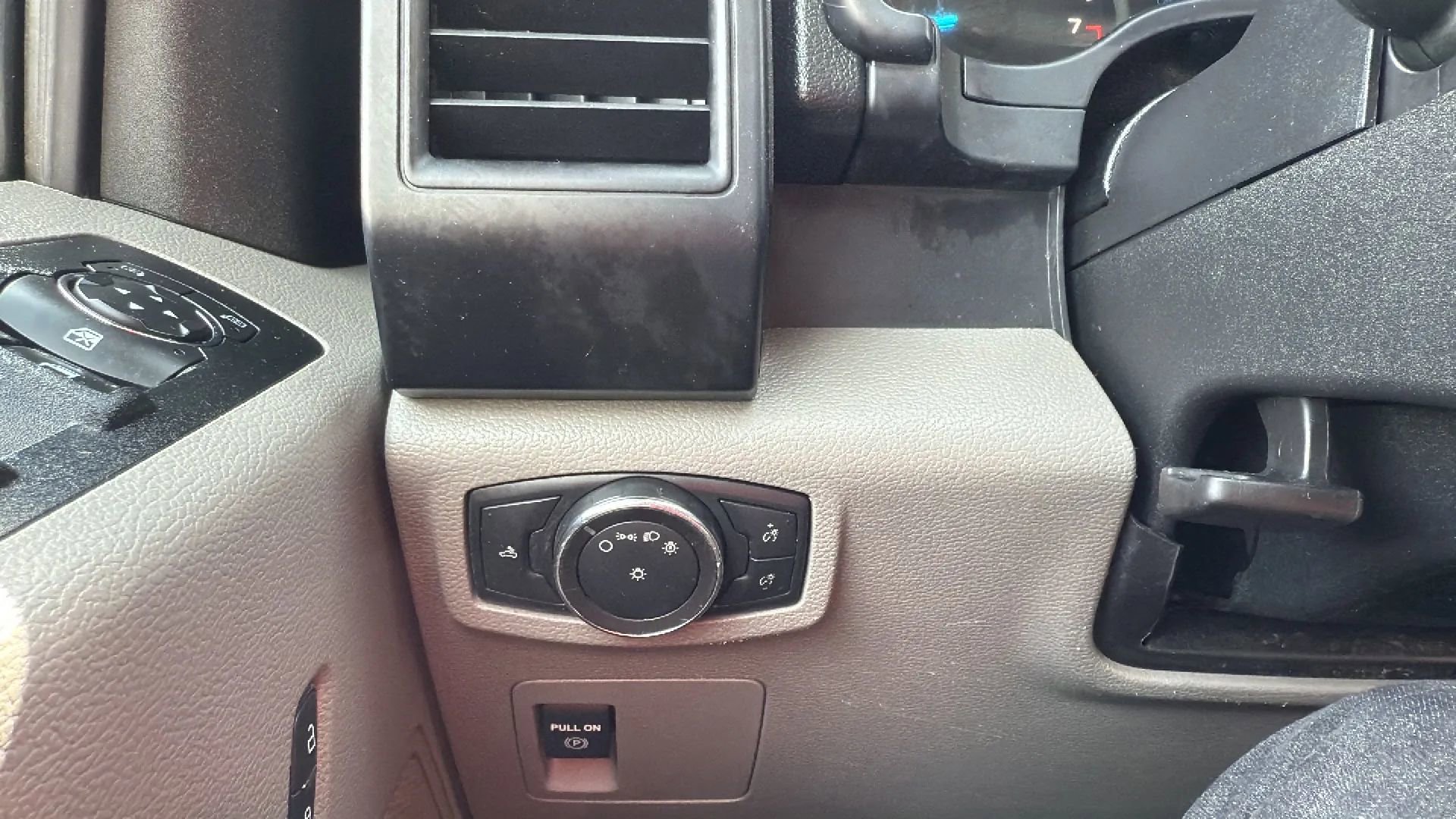 Used 2018 Ford F150 XL w/ Equipment Group 101A Mid image 14