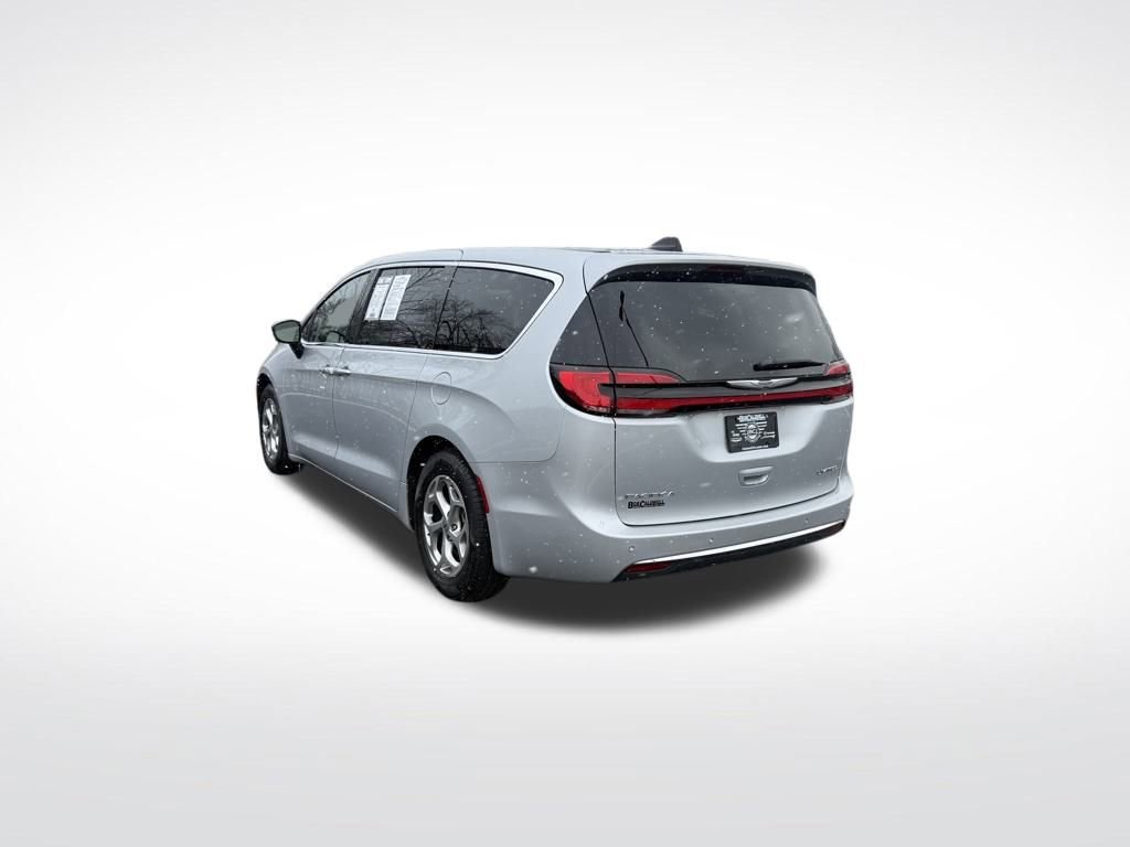 Used 2024 Chrysler Pacifica Limited image 5