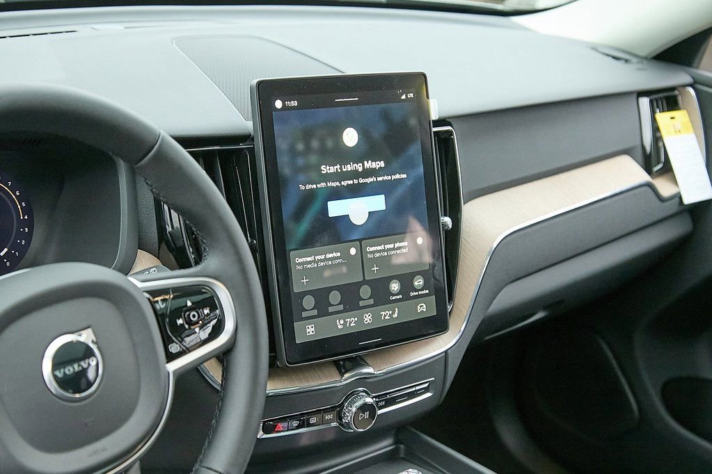 New 2026 Volvo XC60 B5 Core w/ Climate Package image 13