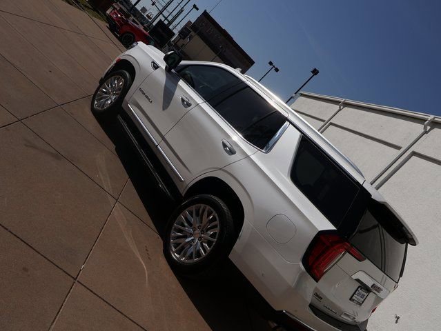 Used 2024 GMC Yukon Denali w/ Advanced Technology Package image 4