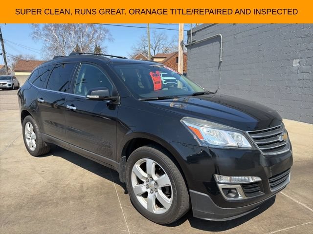 Used 2017 Chevrolet Traverse LT w/ Style and Technology Package FWD image 2