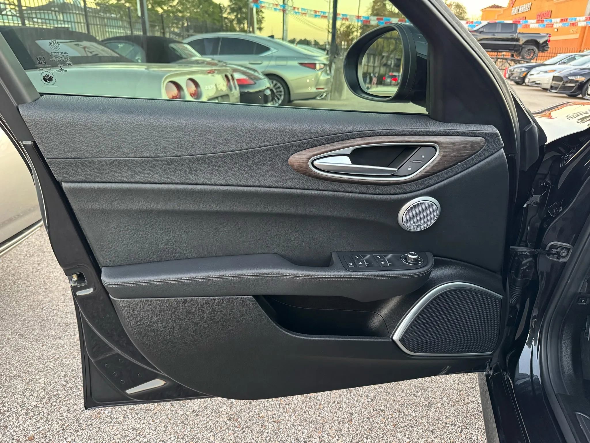 Used 2018 Alfa Romeo Giulia Ti image 17