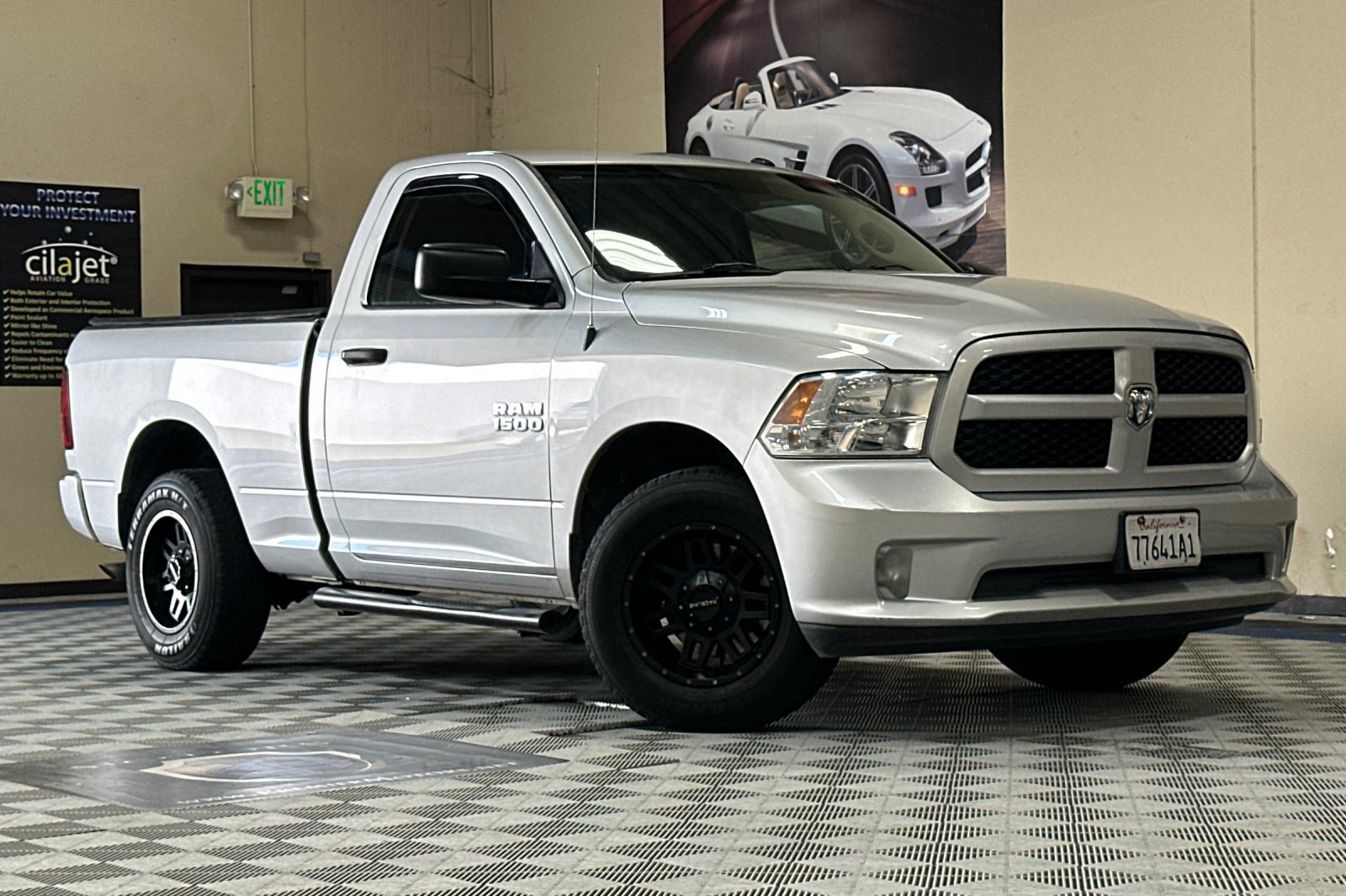 Used 2017 RAM 1500 Express image 2