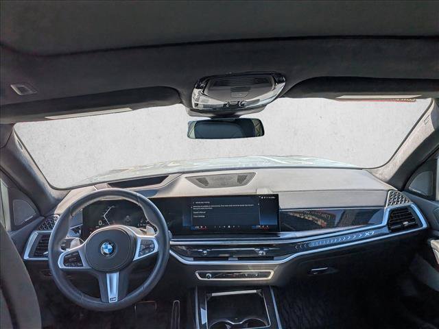 Used 2025 BMW X7 xDrive40i w/ M Sport Package AWD/4WD image 19
