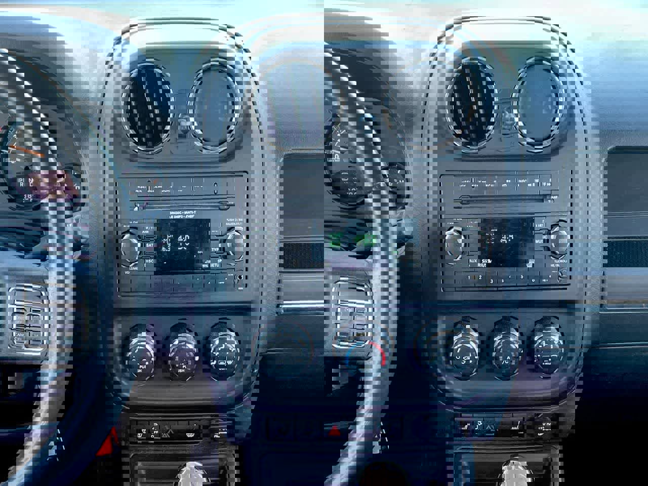 Used 2015 Jeep Patriot High Altitude image 13