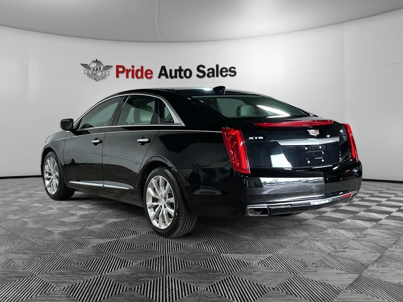 Used 2016 Cadillac XTS Luxury w/ Driver Awareness Package image 5