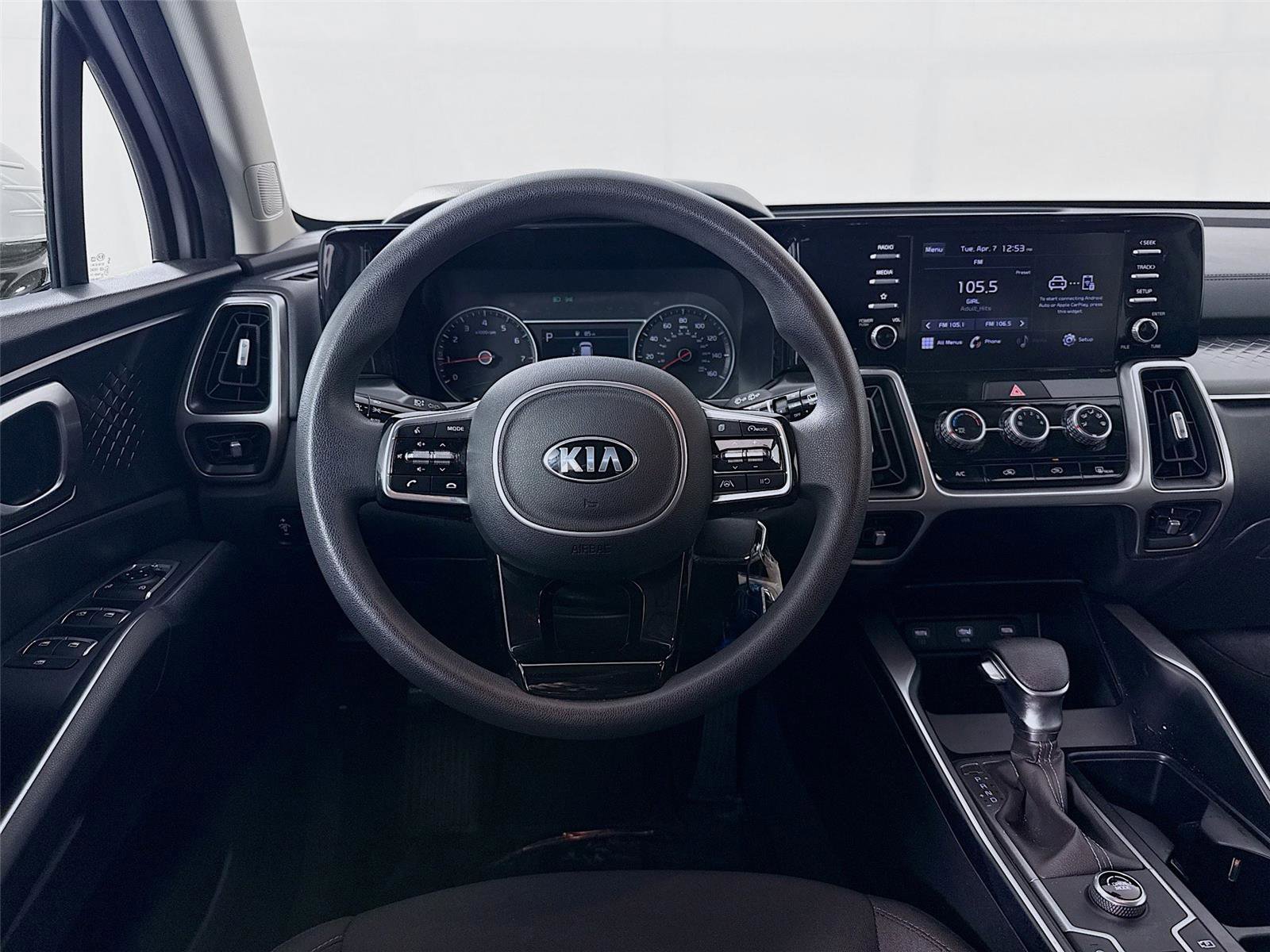 Used 2021 Kia Sorento LX image 3