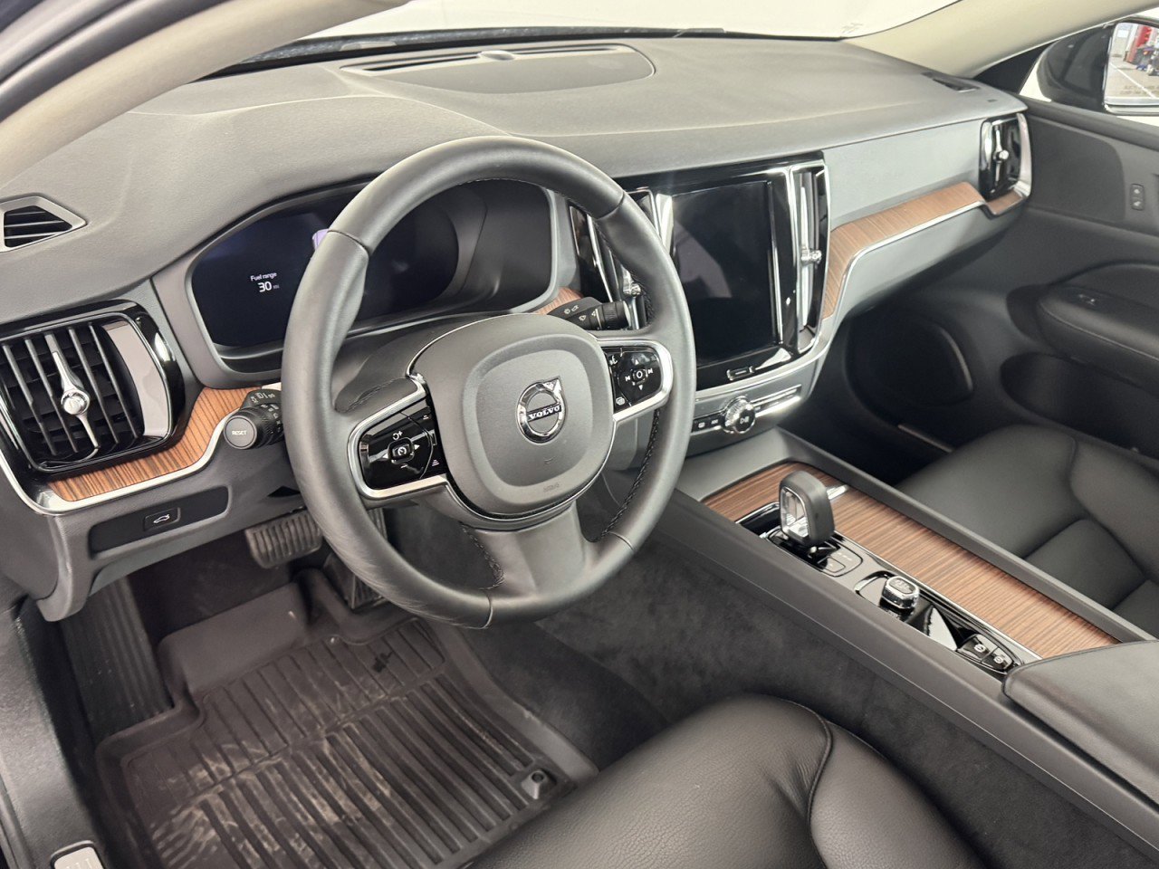 Used 2024 Volvo S60 B5 Plus image 11