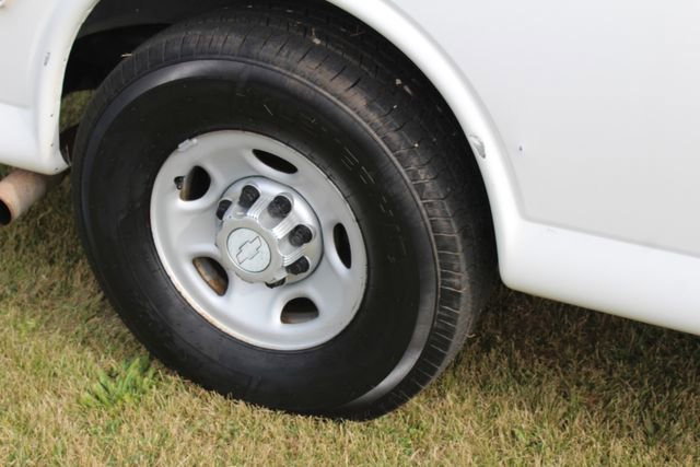 Used 2014 Chevrolet Express 3500 Extended image 21