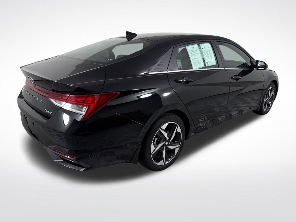 Certified 2023 Hyundai Elantra Limited FWD image 3