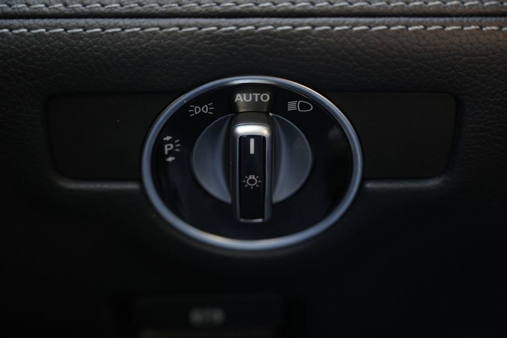 Used 2014 Mercedes-Benz SL 550 image 33