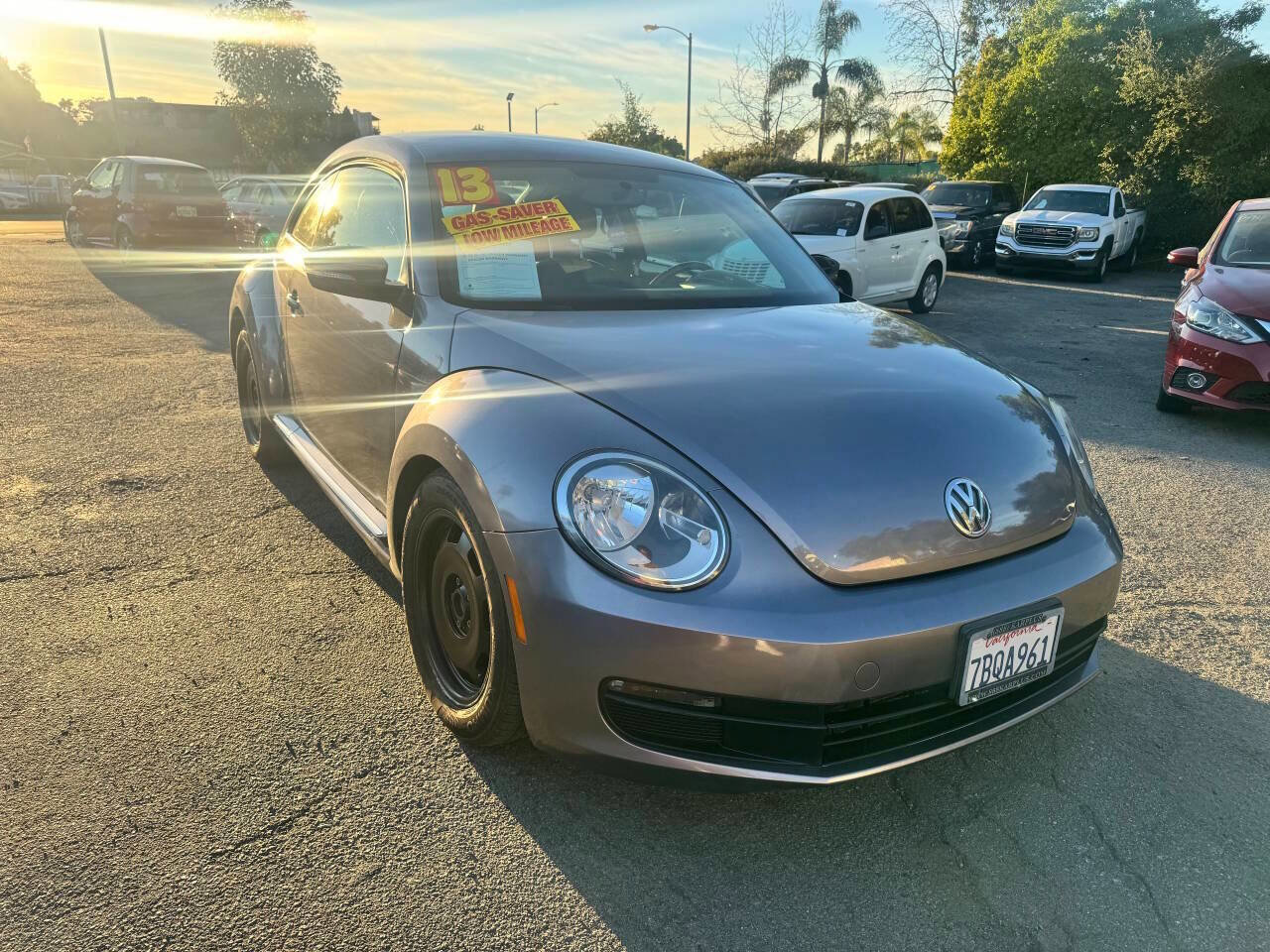 Used 2013 Volkswagen Beetle 2.5 FWD image 1