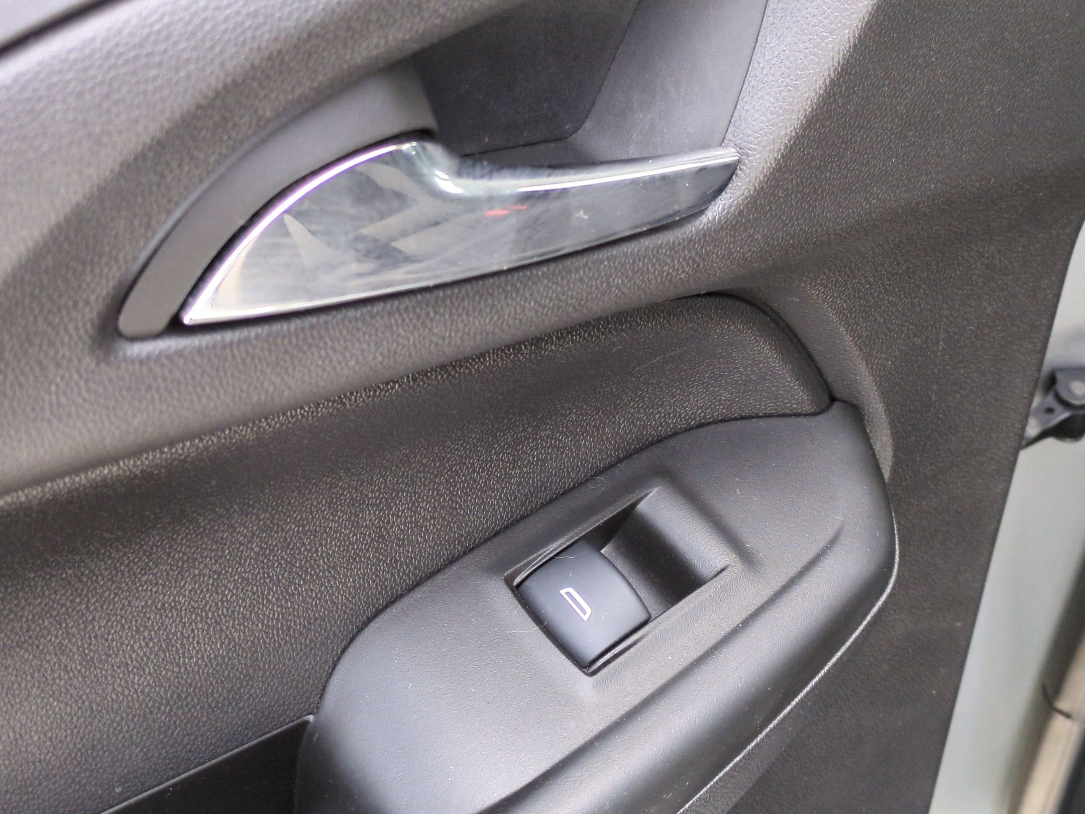 Certified 2025 Chevrolet TrailBlazer LT AWD/4WD image 32