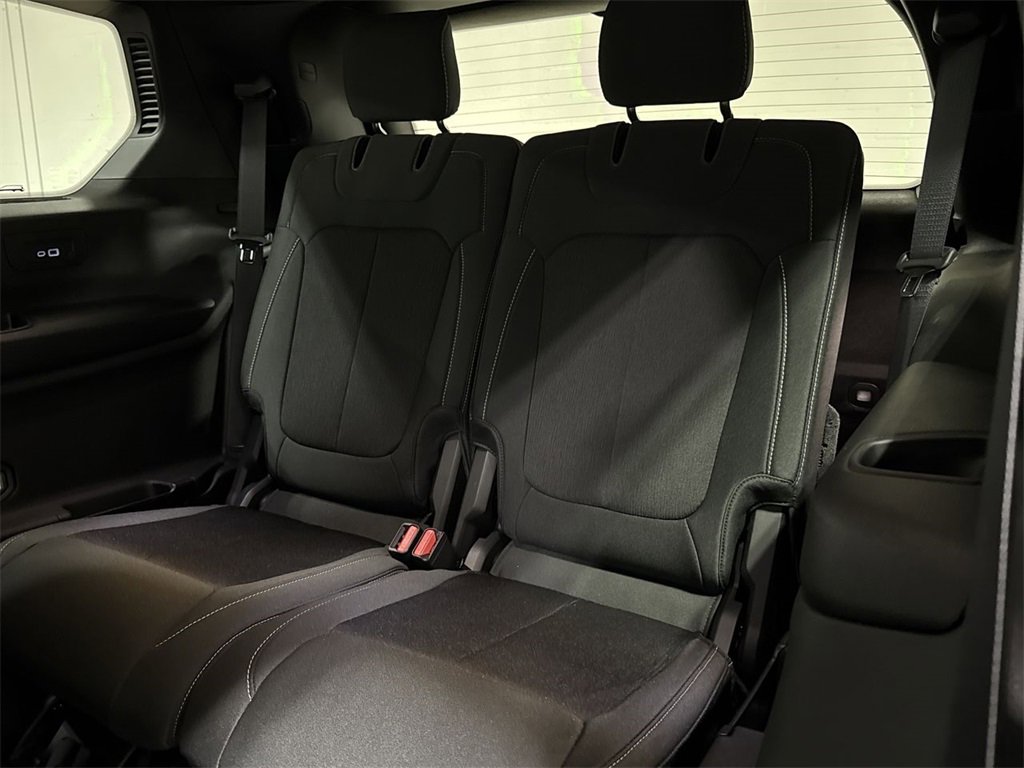 New 2025 Jeep Grand Cherokee L Laredo w/ Luxury Tech Group I image 29