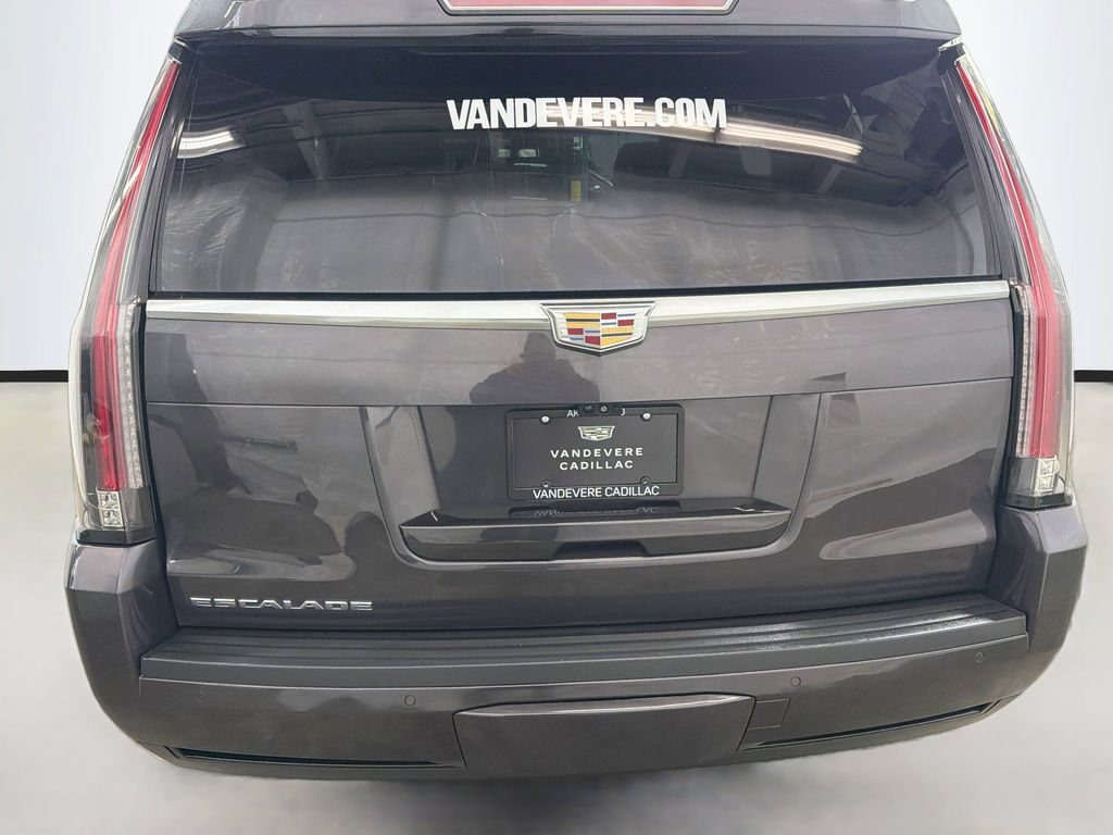 Used 2017 Cadillac Escalade Luxury AWD/4WD image 8