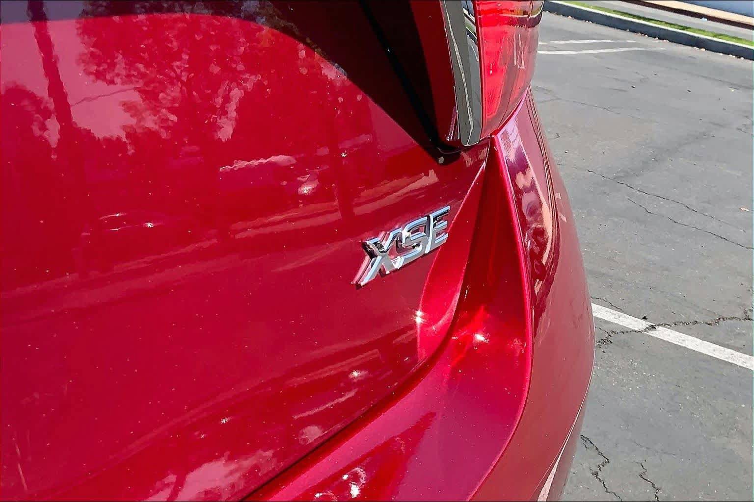 Used 2017 Toyota Camry XSE FWD image 8