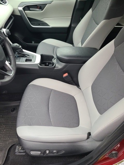 Used 2024 Toyota RAV4 XLE w/ Convenience Package image 6