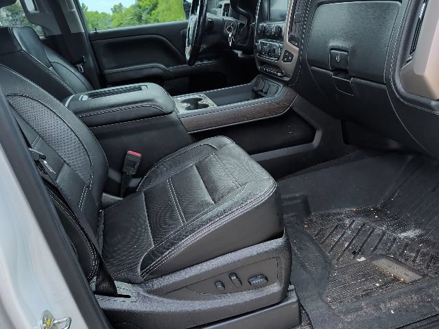 Used 2019 GMC Sierra 2500 Denali w/ Duramax Plus Package AWD/4WD image 10